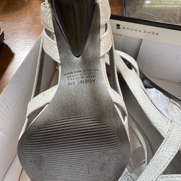 Carlos Santana Cream Strappy Heels - Picture 4 of 7